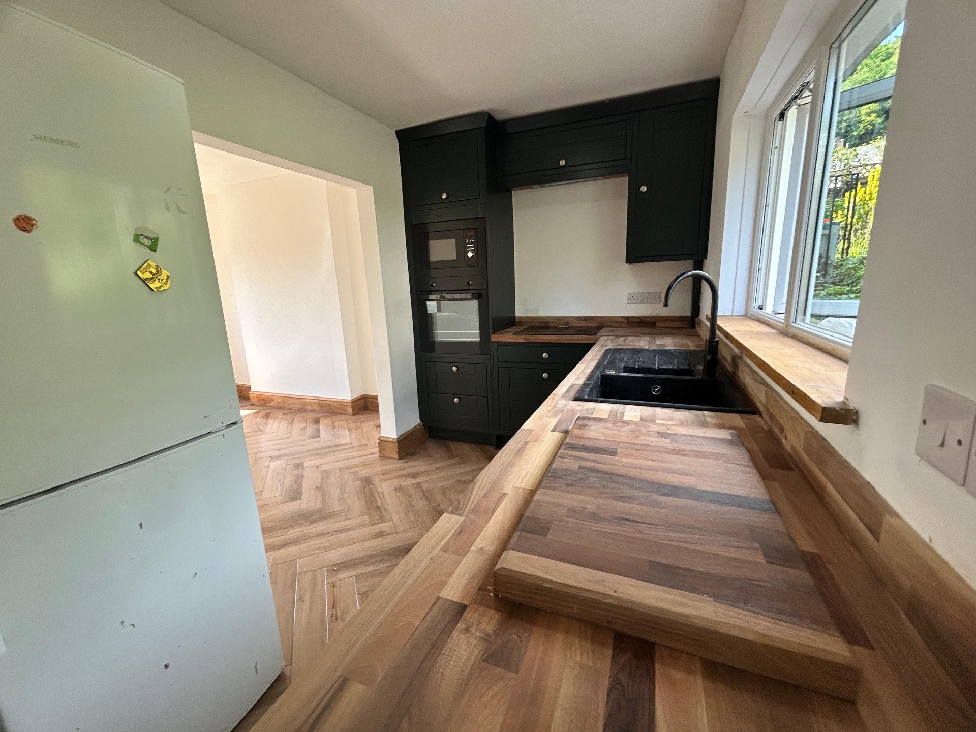 Bespoke shaker kitchen by Goss Carpentry